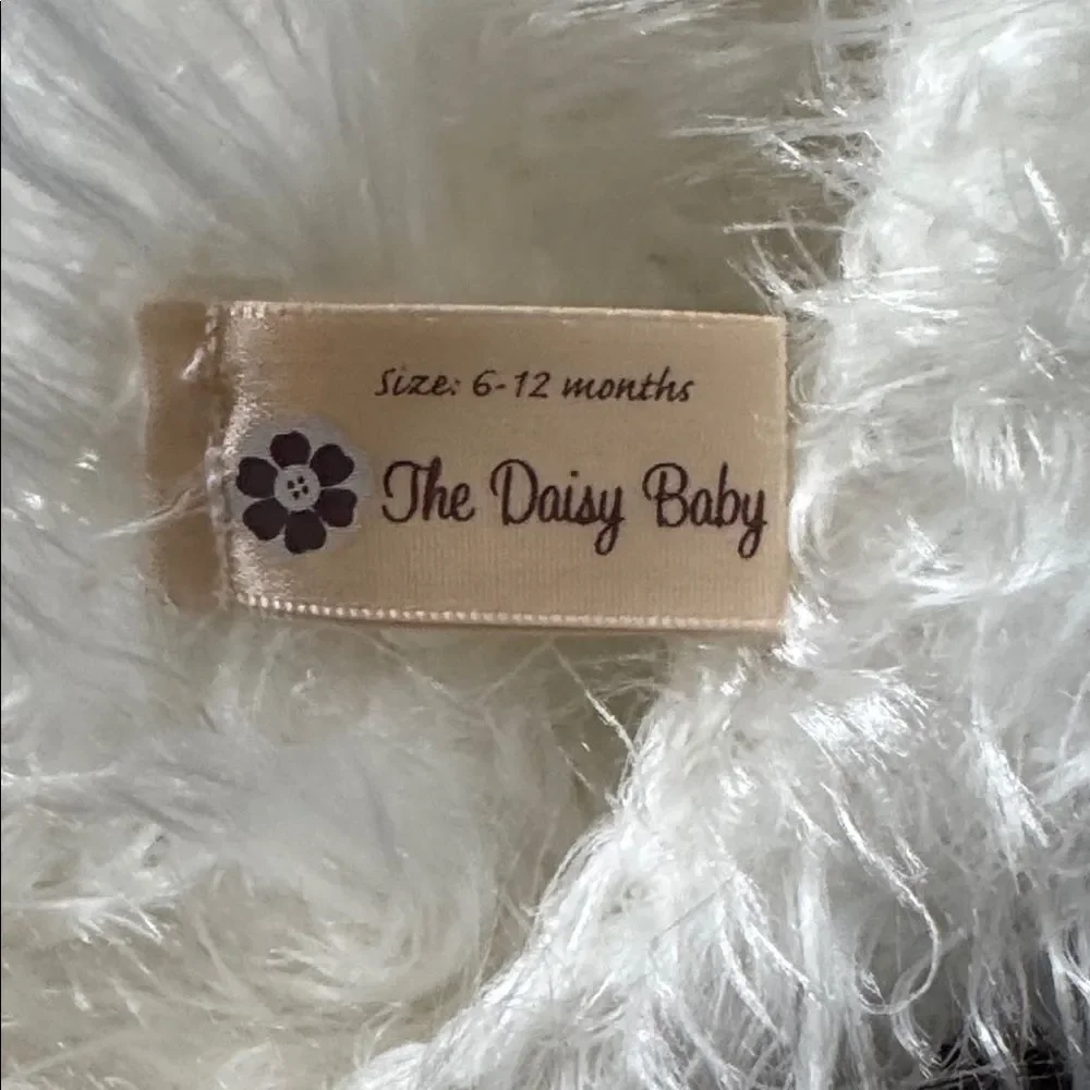 Daisy Baby Infant Toddler Fuzzy Lil’ Bear Beanie Hat White Size 6-12 months NWT